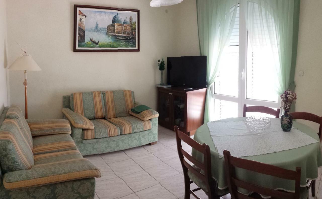 Vila "Mare" Banjol Ngoại thất bức ảnh